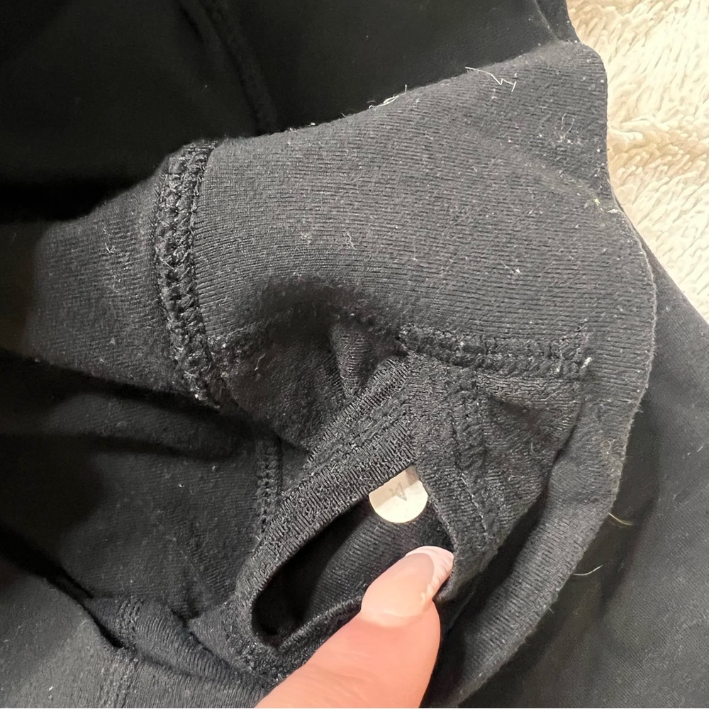 Black lululemon crossover flare leggings - Picture 5 of 5